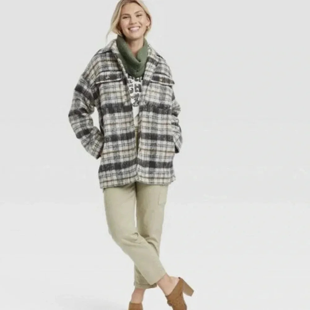 Universal Thread Brushed Plaid Shacket Size Medium - image 2